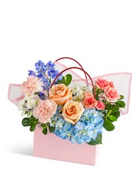 Sweet Juliette Tote -A local Pittsburgh florist for flowers in Pittsburgh. PA Sweet Juliette Tote -A local Pittsburgh florist for flowers in Pittsburgh. PA